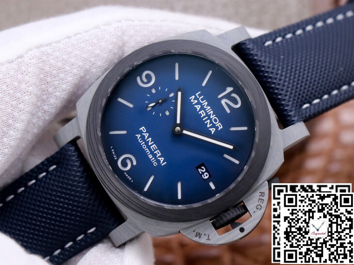 PANERAI LUMINOR PAM1663 VS FACTORY CARBON FIBER CASE PANERAI LUMINOR PAM1663 VS FACTORY
