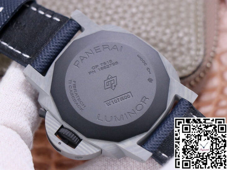 PANERAI LUMINOR PAM1663 VS FACTORY CARBON FIBER CASE PANERAI LUMINOR PAM1663 VS FACTORY