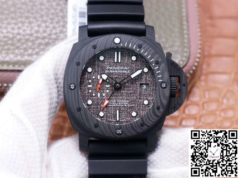 PANERAI SUBMERSIBLE LUNA ROSSA PAM01039
