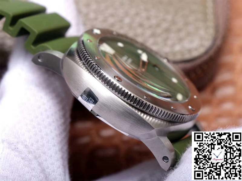 PANERAI SUBMERSIBLE VERDE MILITARE