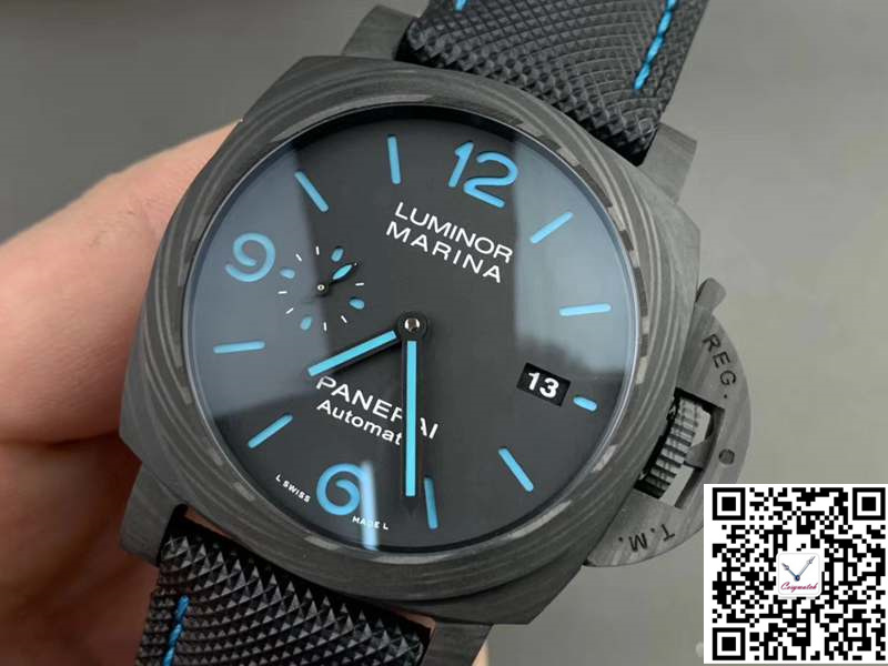 PANERAI LUMINOR MARINA CARBOTECH PAM01661 VS FACTORY BLACK DIAL PANERAI LUMINOR MARINA CARBOTECH PAM01661