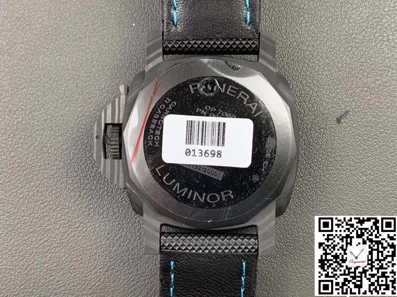 PANERAI LUMINOR MARINA CARBOTECH PAM01661 VS FACTORY BLACK DIAL PANERAI LUMINOR MARINA CARBOTECH PAM01661