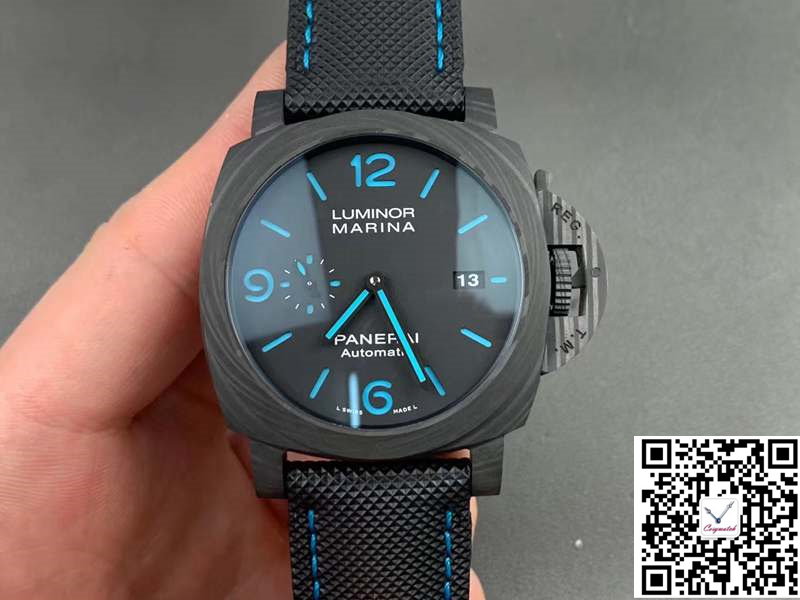 PANERAI LUMINOR MARINA CARBOTECH PAM01661 VS FACTORY BLACK DIAL PANERAI LUMINOR MARINA CARBOTECH PAM01661