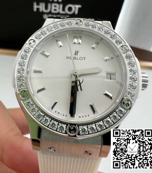 Hublot Classic Fusion 582.NX.2610.RX.1204 33MM HB Factory White Dial