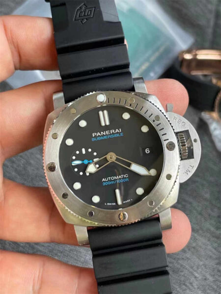 Panerai Submersible 44mm VS Factory Super Clone