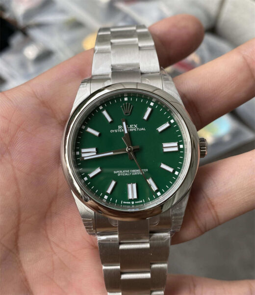 Rolex Oyster Perpetual 134300-0004 VS Factory 41mm Green Dial Super Clone
