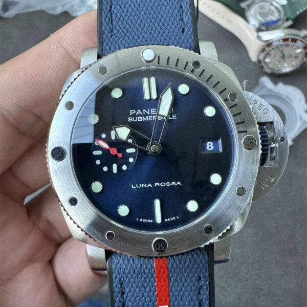 Panerai Submersible 9010 47mm VS Factory 1:1 Super Clone