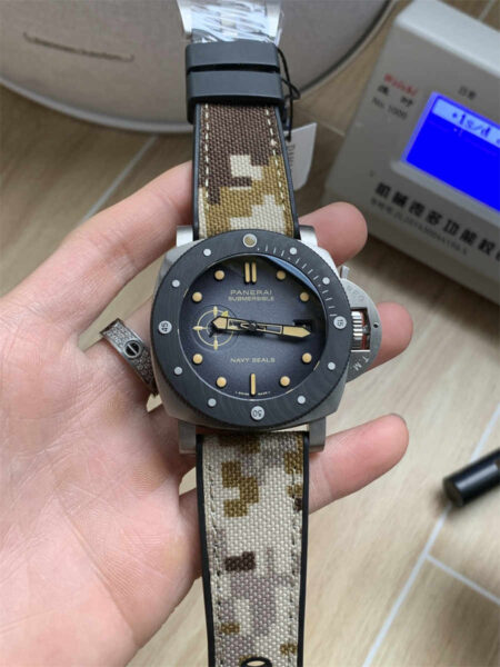 Panerai Submersible 47mm VS Factory Top Clone
