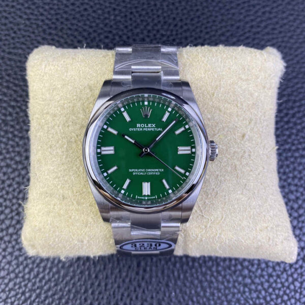 Rolex Oyster Perpetual 126000-0014 Clean Factory Green Dial Top Clone