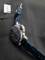 Panerai Submersible 44mm VS Factory 1:1 Super Clone - Image 5