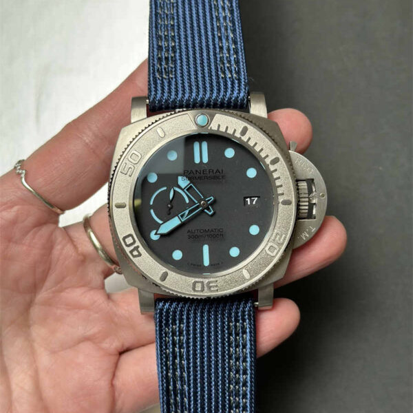 Panerai Submersible VS Factory 47mm Super Clone