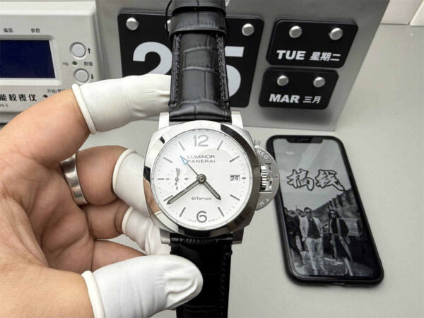 Panerai Luminor 40mm VS Factory