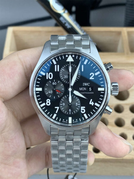 IWC Pilot Black Dial 43mm 1:1 Super Clone