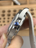 Omega Seamaster 42mm Black Dial VS Factory Super Clone - Image 3