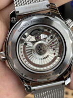 Omega Seamaster 42mm Black Dial VS Factory Super Clone - Image 5