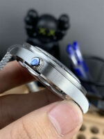 Omega Seamaster 42mm Black Dial VS Factory Super Clone - Image 6