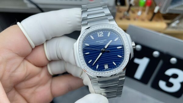 Patek Philippe Nautilus 7118 35.2mm Blue Dial Super Clone