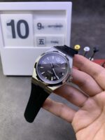 Vacheron Constantin Overseas - Image 6