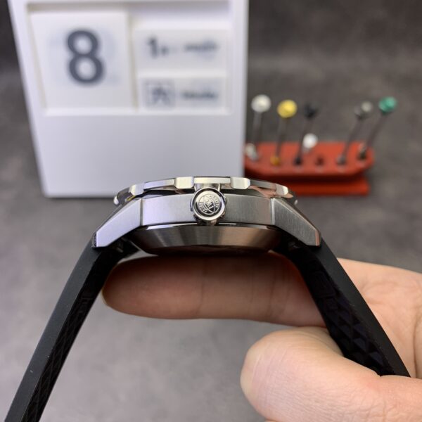 IWC Shipping