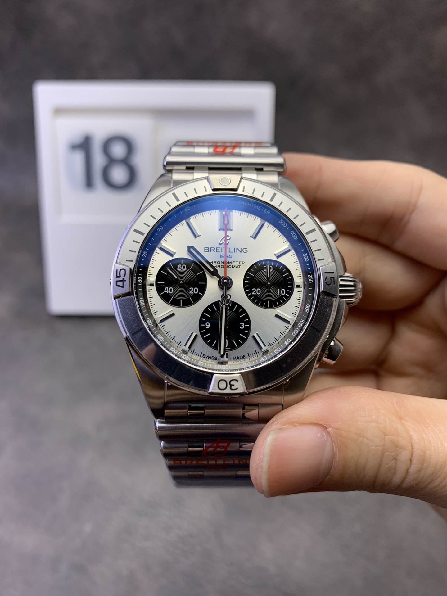 i1645112744_4847_0 Breitling Chronograph Shipping - Image 1