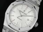 Audemars Piguet Royal Oak Blue Dial 41mm - Image 3