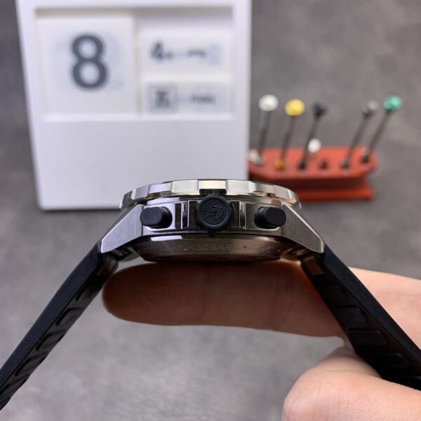 IWC Shipping