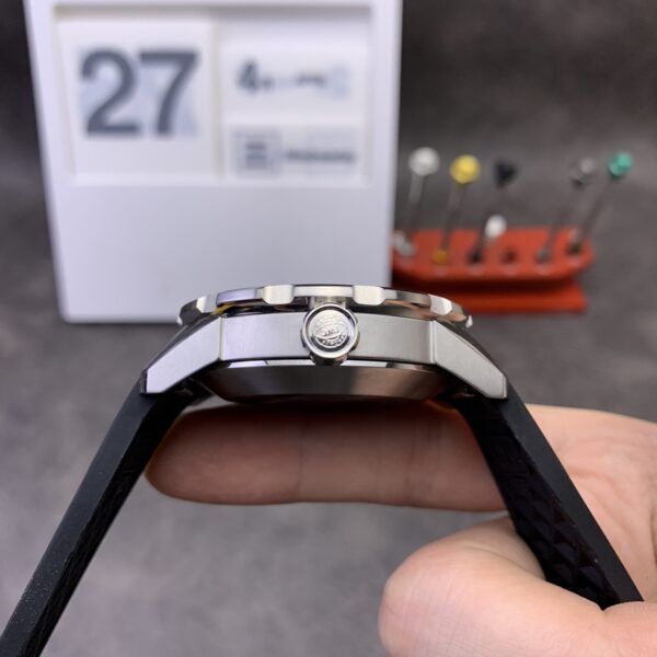 IWC Shipping