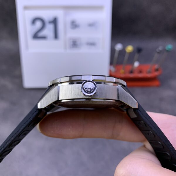 IWC Shipping