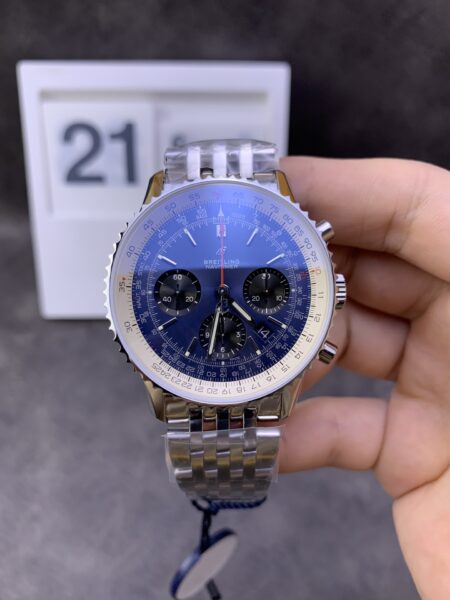 Breitling Navitimer