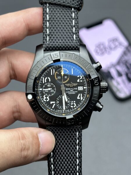 Breitling Avenger