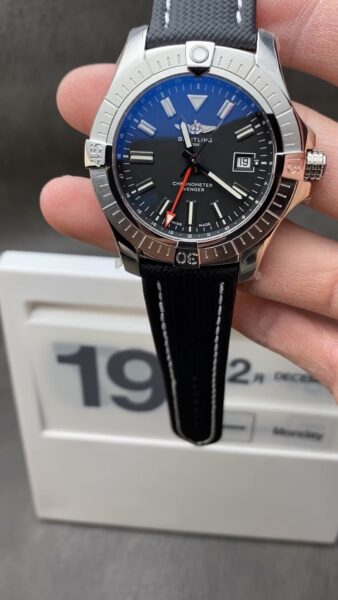 Breitling Avenger