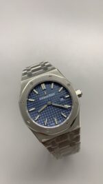 Audemars Piguet 33mm V7f Quartz H83331 - Image 2