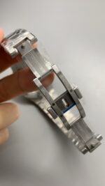 Audemars Piguet 33mm V7f Quartz H83331 - Image 5