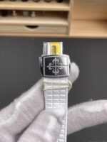 Patek Philippe Aquanaut 35.6mm - Image 7