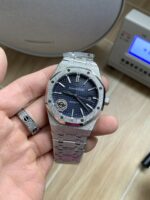 Audemars Piguet Royal Oak - Image 2