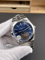Vacheron Constantin Overseas - Image 2