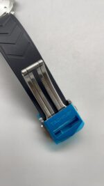 TAG Heuer 41mm Quartz Rubber Strap Shipping - Image 8