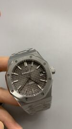 ZF Factory Audemars Piguet Royal Oak 37mm - Image 2