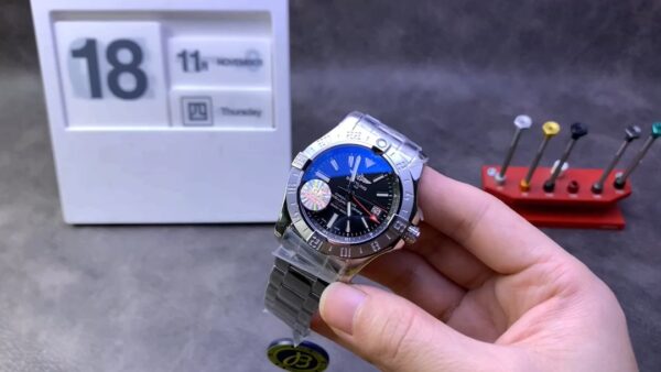 Breitling Avenger