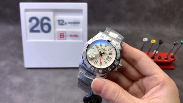 Breitling Avenger