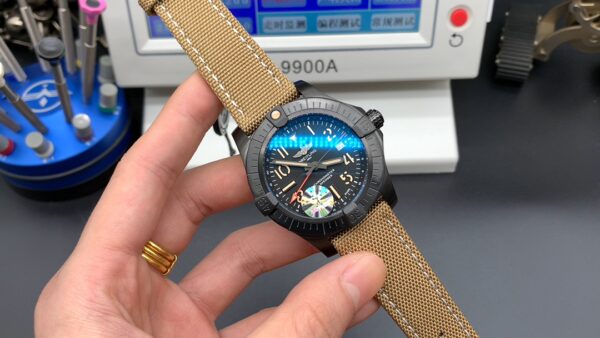 Breitling Avenger