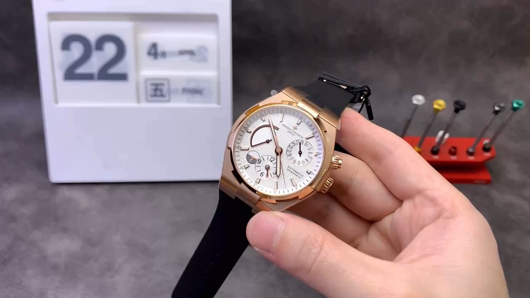 o1650555784_5066 Vacheron Constantin Overseas - Image 1