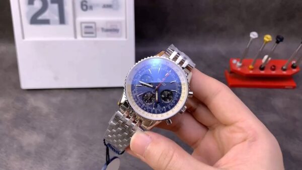 Breitling Navitimer