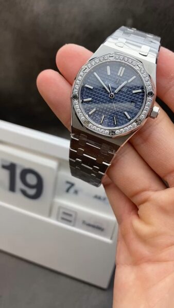 Audemars Piguet 34mm Diamond Bezel Mechanical Shipping
