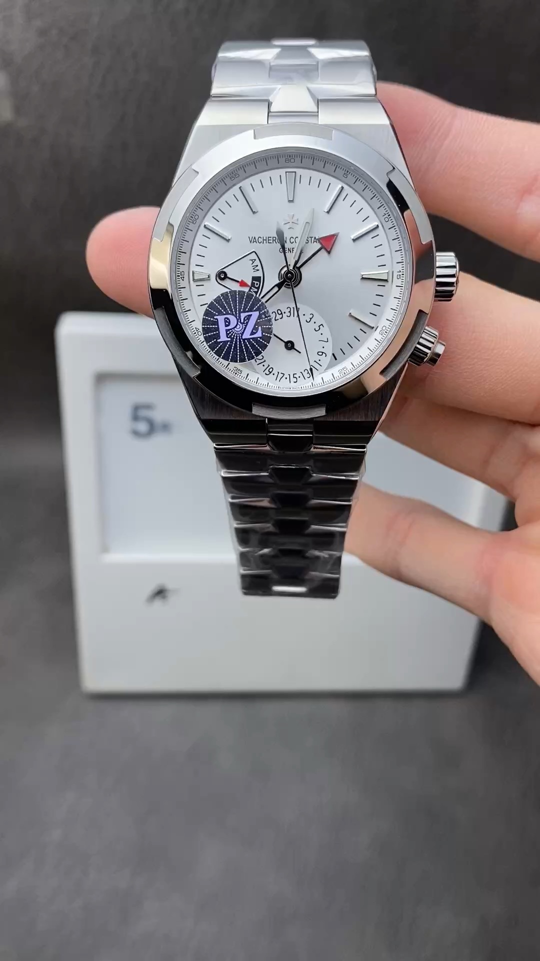 o1685000001_2711 Vacheron Constantin Overseas - Image 1