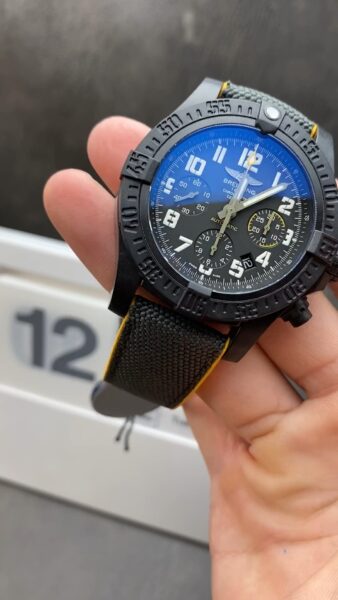 Breitling Avenger