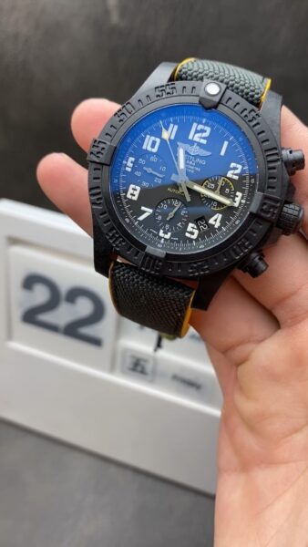 Breitling Avenger