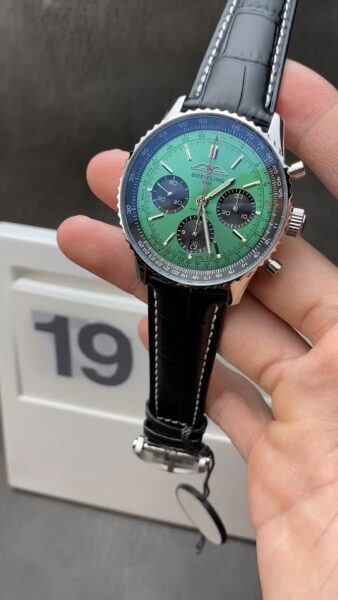 Breitling Navitimer
